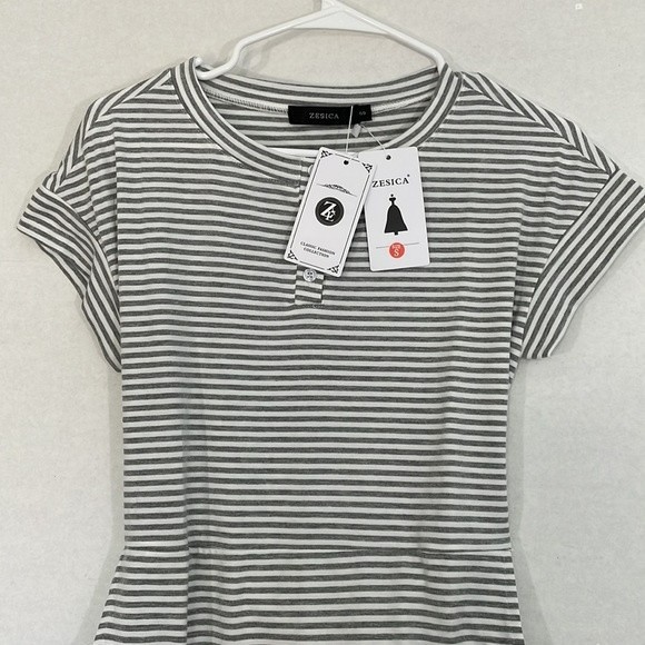 Zesica T-Shirt Dress with Pockets NWT Soft Knit, Henley Neckline Gray Stripe S - Picture 3 of 10